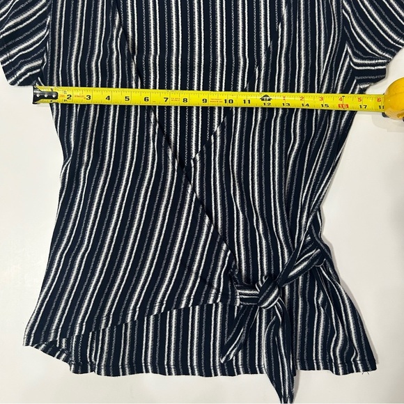 New Lucky Brand Navy and White Striped Short Sleeve Top side knotted Shirt S - Picture 10 of 11